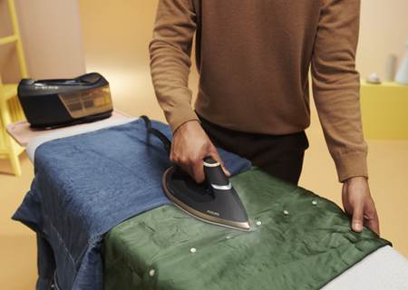 可熨燙多種衣物 &ndash; 無論是牛仔褲或絲質衣物